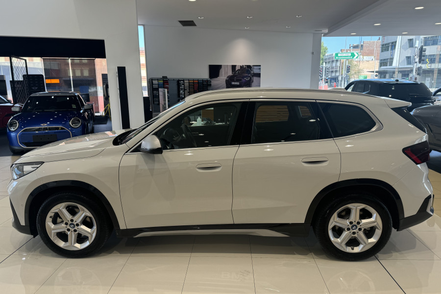 2023 BMW iX1 U11 eDrive20 xLine SUV Image 7