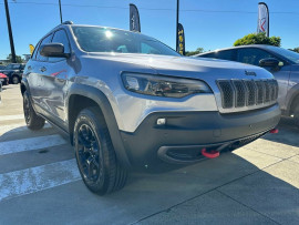 2021 Jeep Cherokee KL Trailhawk SUV image 2