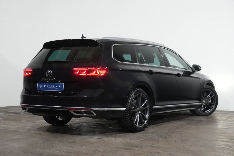 2023 Volkswagen Passat 206TSI R-Line SUV Image 7