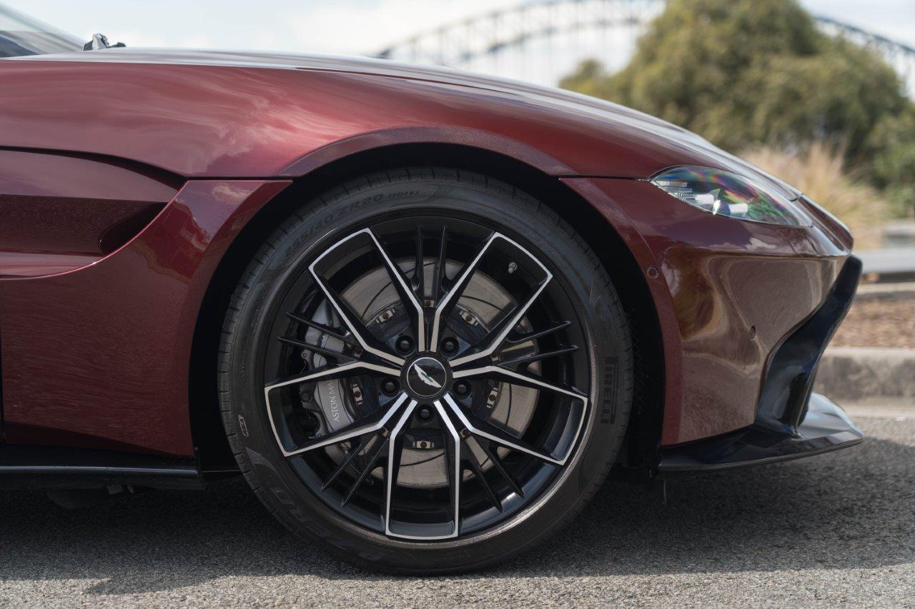2022 Aston Martin Vantage  Coupe Image 8