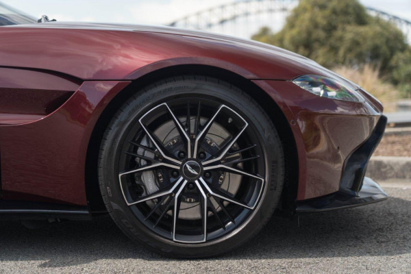 2022 Aston Martin Vantage  Coupe Image 8