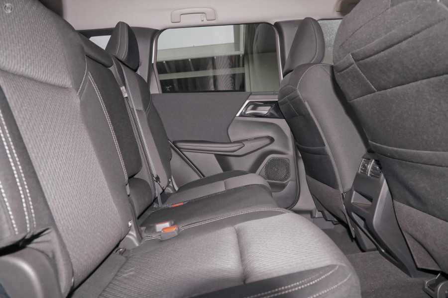 2025 MY24 Mitsubishi Outlander ZM LS SUV Image 9