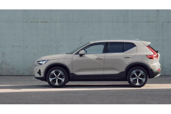 2024 MY25 Volvo XC40 XZ Ultra B4 Bright SUV Image 4
