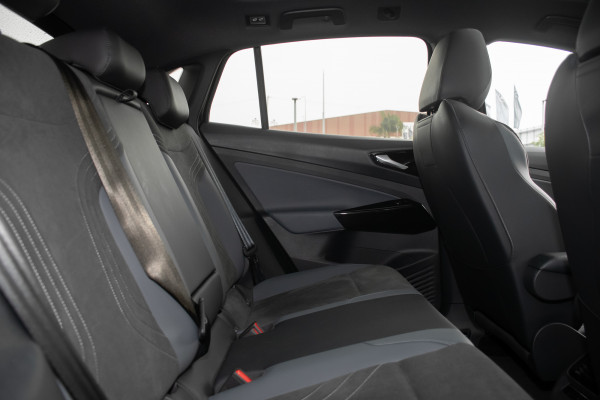 2025 Volkswagen ID. 5 E2 Pro SUV image 10