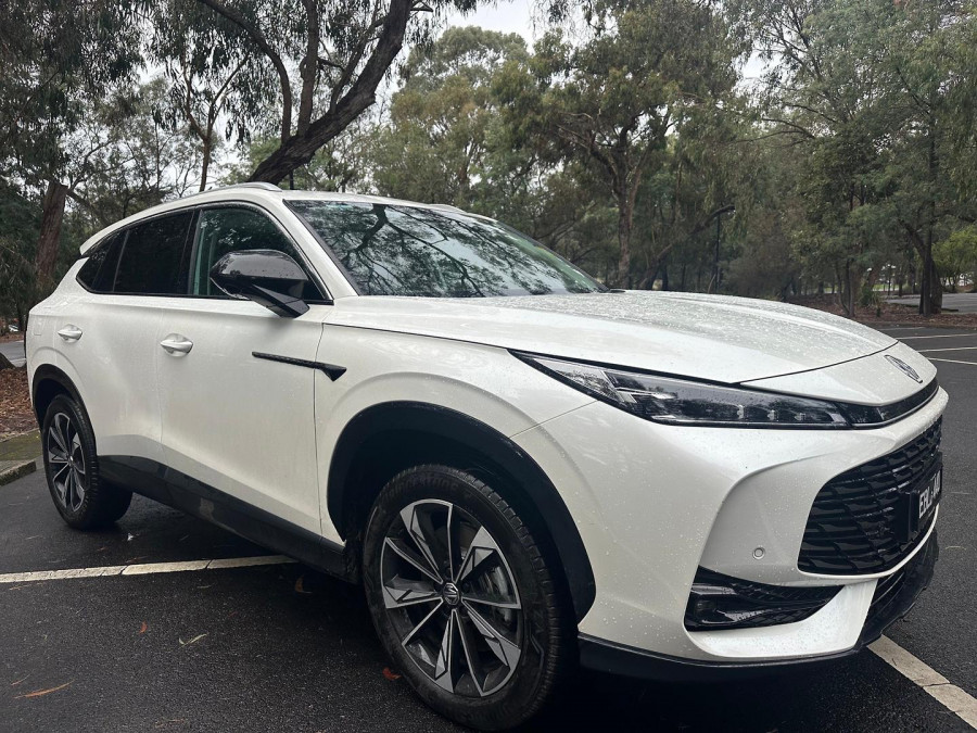 2025 MG HS AS33H Essence Hybrid+ SUV Image 1