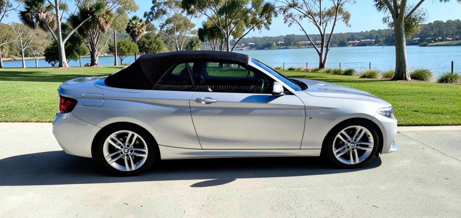 2015 BMW 2 Series F23 Turbo 220i M Sport Convertible Image 8