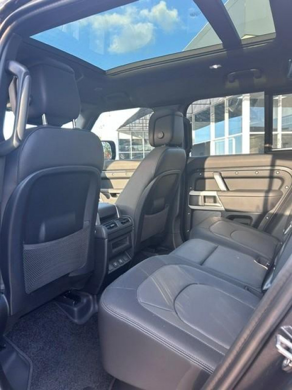 2024 Land Rover Defender L663 110 D300 X SUV image 16