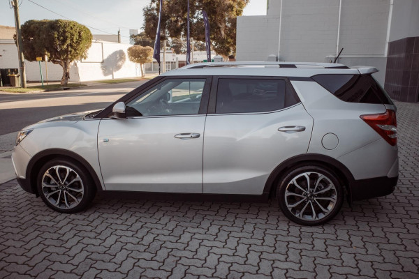2019 SsangYong Tivoli XLV X100 Ultimate SUV Image 4
