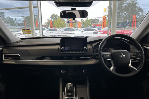 2023 MY24 Mitsubishi Outlander ZM ES SUV Image 9