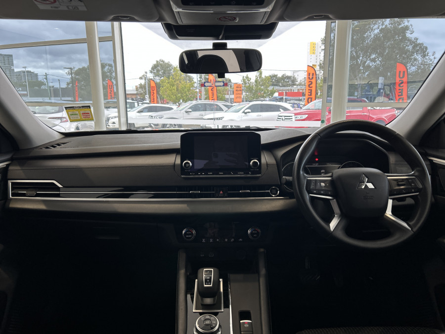 2023 MY24 Mitsubishi Outlander ZM ES SUV Image 9