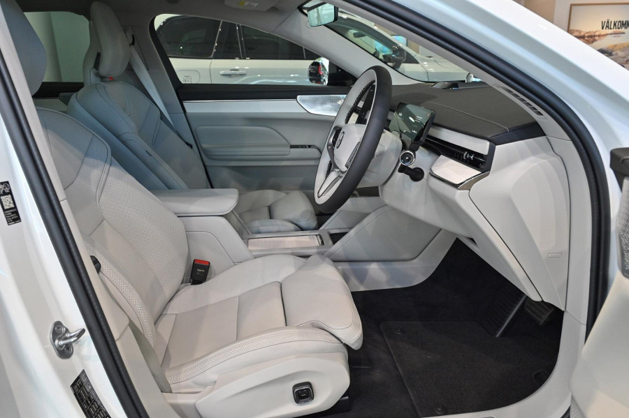2026 Volvo ES90  Ultra Single Motor Sedan Image 6