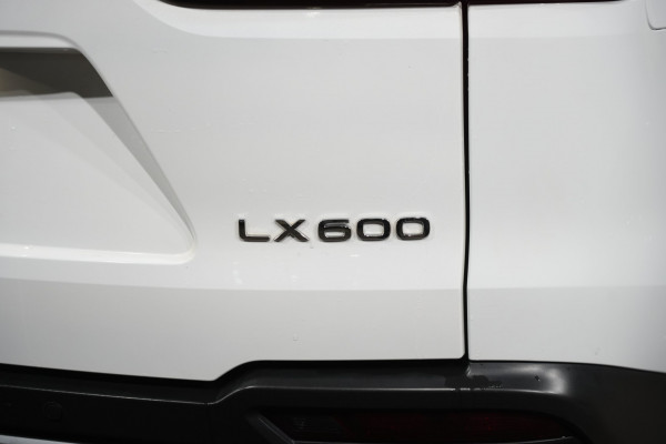 2023 Lexus Lx600 F Sport SUV image 9