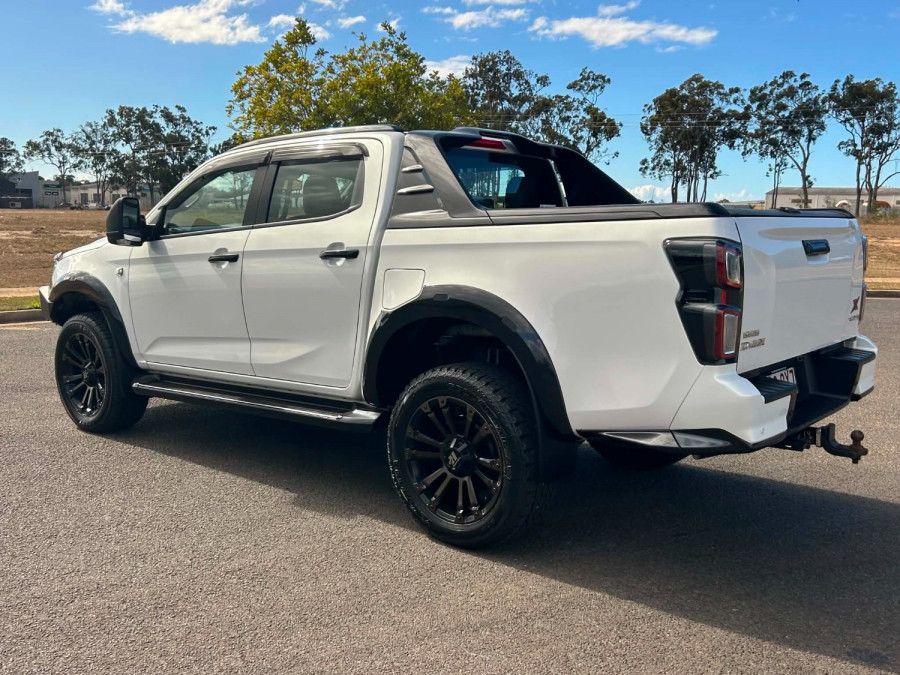2023 Isuzu D-MAX RG X-TERRAIN Ute Image 5