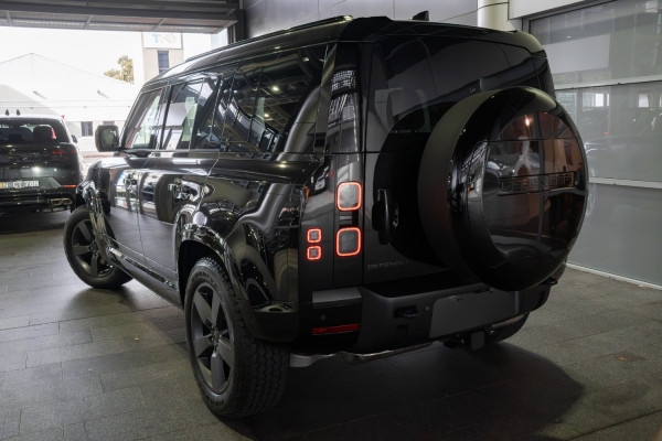 2026 Land Rover Defender L663 110 D350 X-Dynamic SE SUV image 2