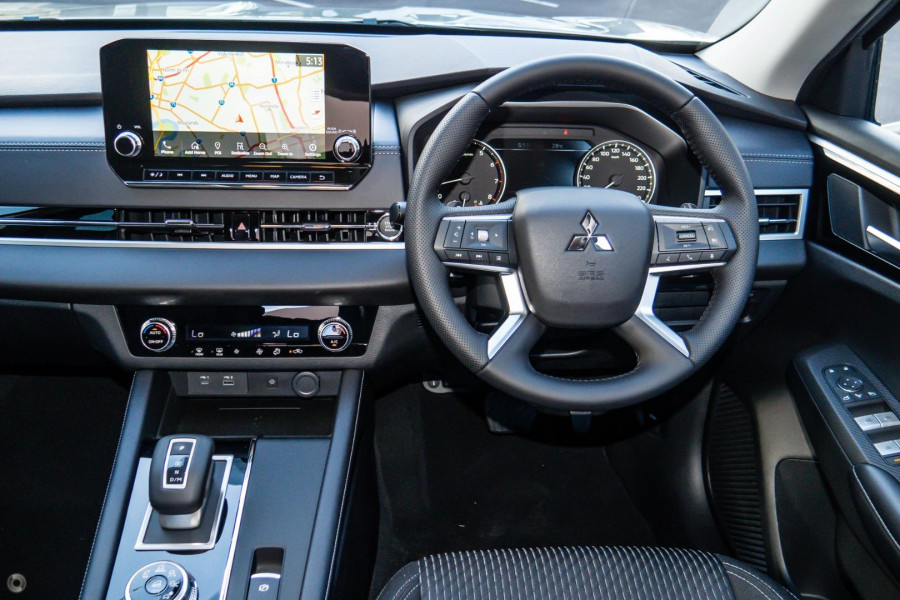 2024 Mitsubishi Outlander ZM LS SUV Image 7