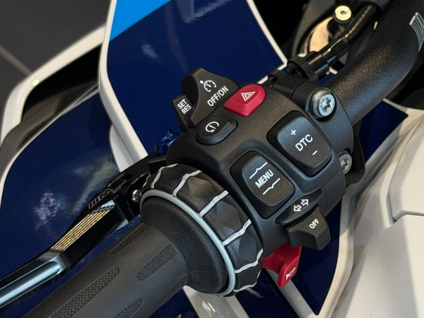 2026 BMW M 1000 XR M 1000 image 10