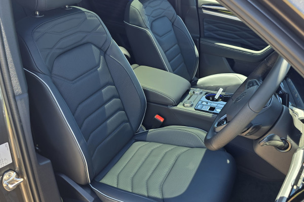 2025 MY26 Volkswagen Touareg RC 210TDI Wolfsburg Edition SUV Image 14