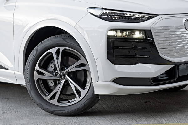 2026 Audi Q6 e-tron SUV image 6