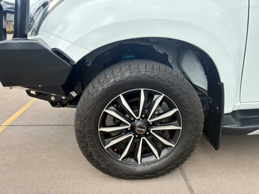 2019 Isuzu D-MAX TF LS-T Ute Image 12