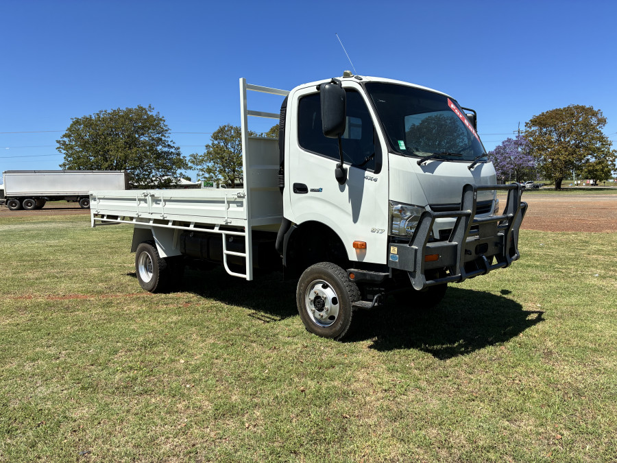 2018 Hino 300 Tray Dropside Image 1