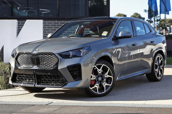 2024 BMW iX2 U10 eDrive20 M Sport SUV image 2