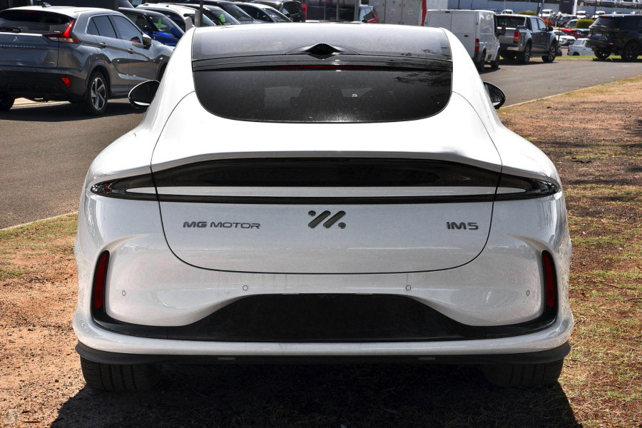 2025 MG IM5 P12L Performance Hatch Image 3