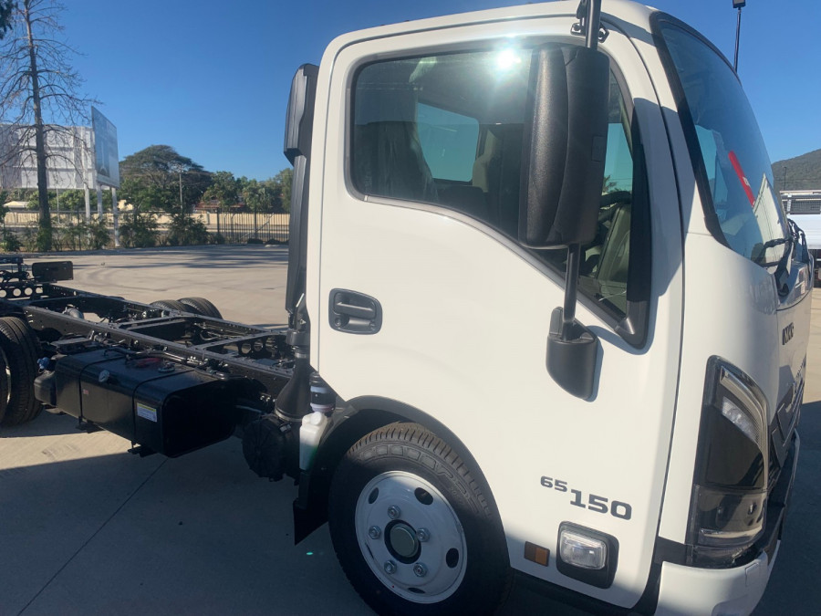 2026 Isuzu NKR 65/45-150 DT D34 Cab Chassis Image 3