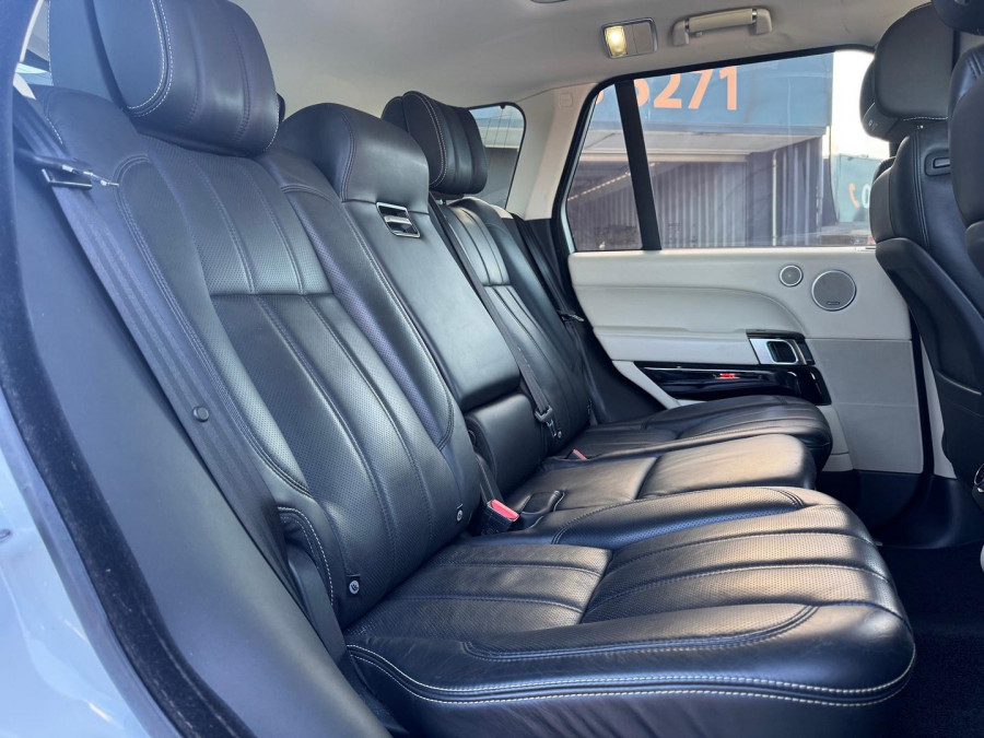 2014 MY14.5 Land Rover Range Rover L405 SDV8 Vogue SE SUV Image 19