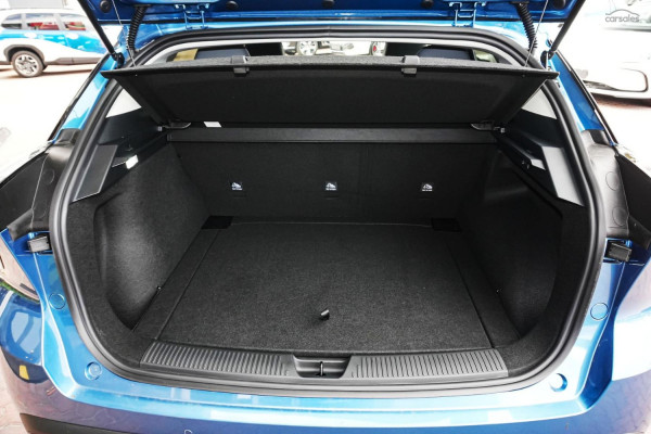 2026 MG MG4 AH4E Essence 64 Hatch Image 12