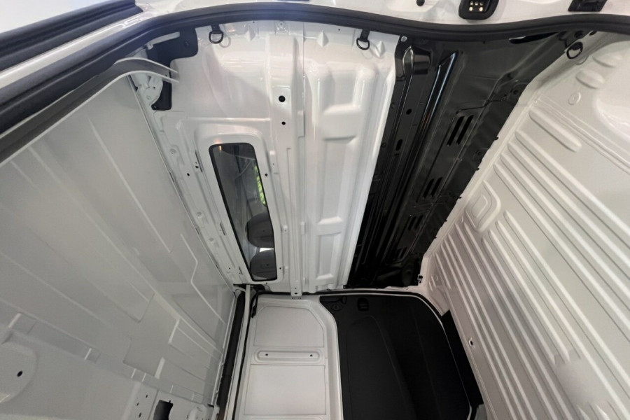 2024 Renault Trafic X82 Pro Van Image 20
