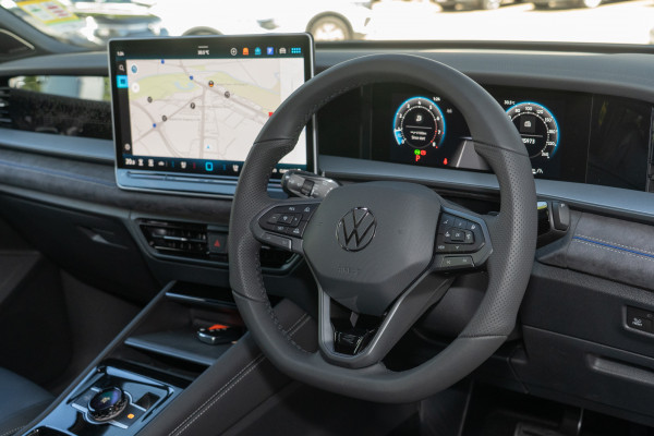 2025 MY26 Volkswagen Tayron R4 195TSI R-Line SUV image 6