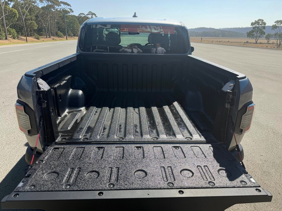 2025 MY26 Kia Tasman TK SX+ Ute Image 5