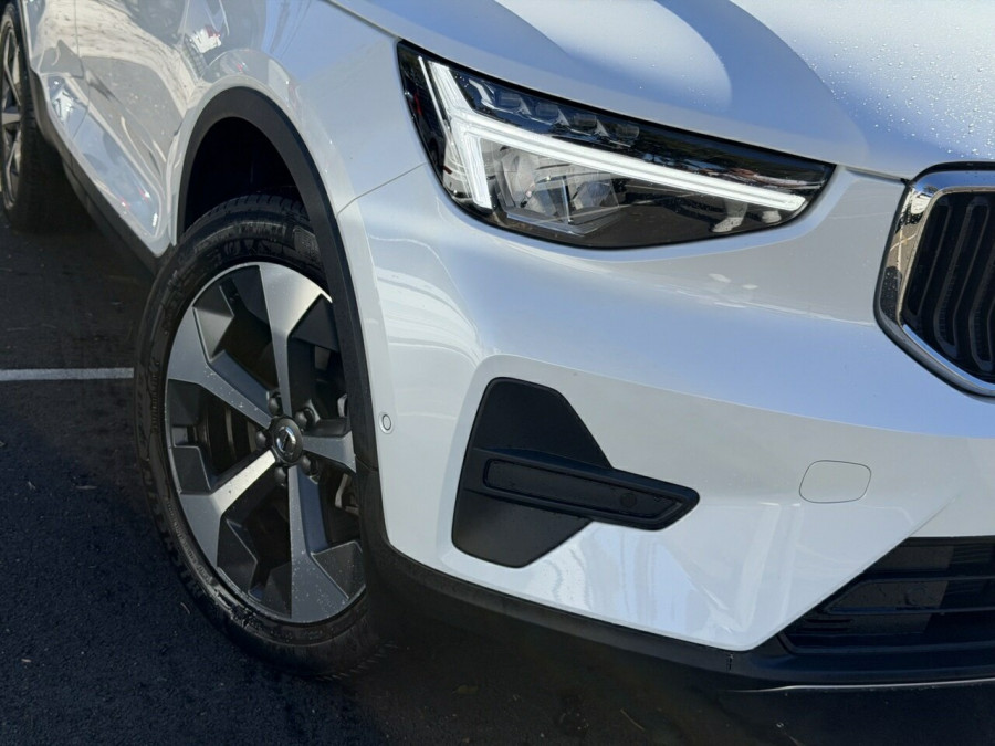 2026 Volvo XC40 XZ Plus B4 SUV Image 2