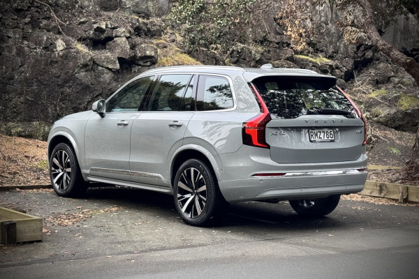 2025 Volvo XC90 L Series B5 AWD Plus SUV Image 6