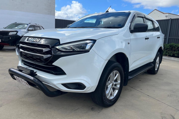 2022 Isuzu MU-X RJ LS-M SUV Image 3