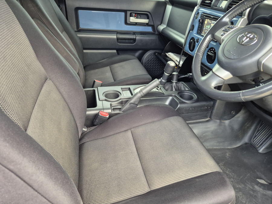 2015 MY14 Toyota FJ Cruiser GSJ15R SUV Image 27