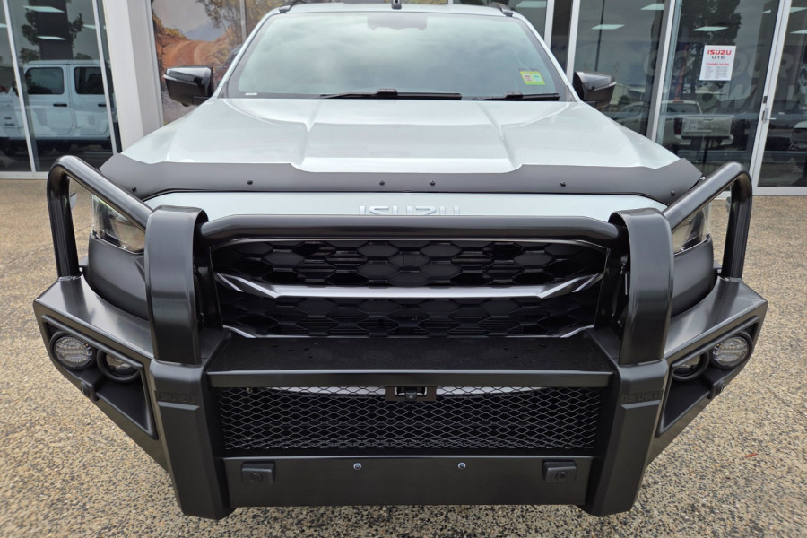 2025 Isuzu MU-X LS-T SUV Image 8