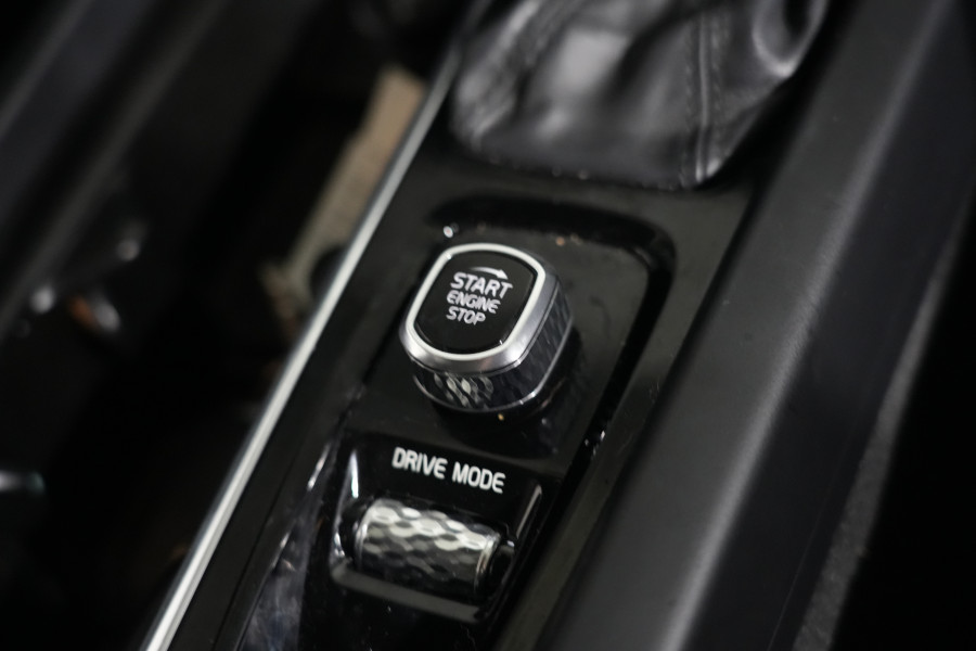 2019 Volvo XC60 UZ D4 Momentum SUV Image 17