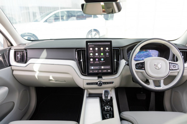 2026 Volvo XC60 UZ Ultra B5 Dark SUV Image 4