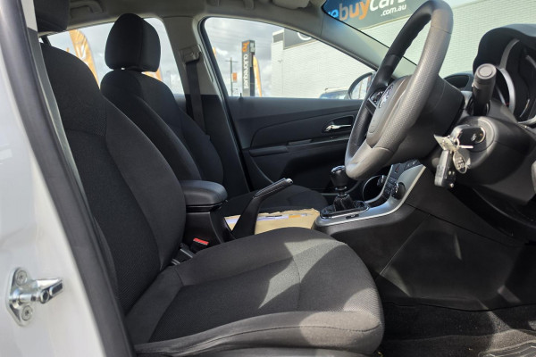 2012 MY13 Holden Cruze JH Series II CD Hatch Image 20