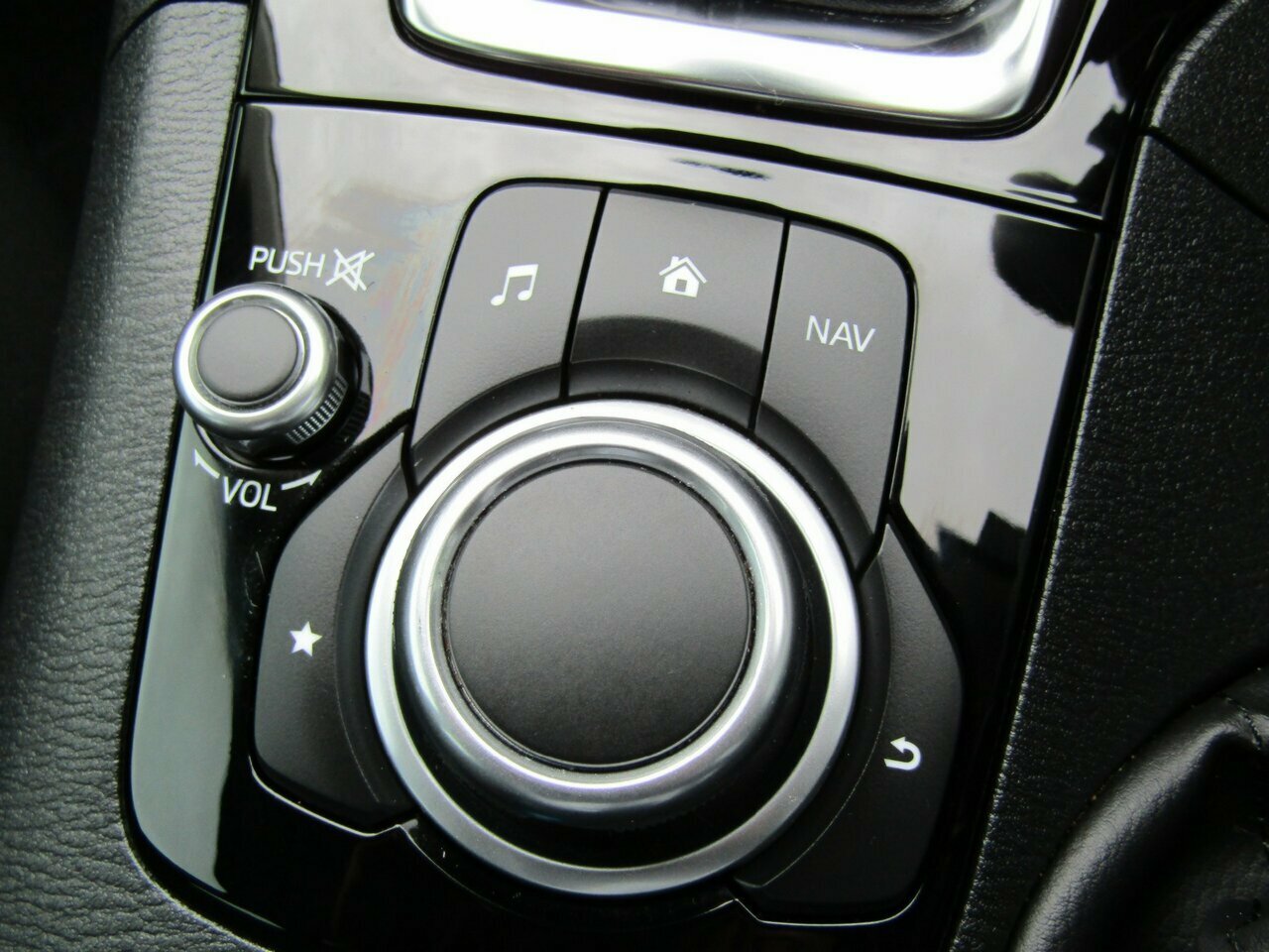 2017 Mazda 3 BN5478 Maxx SKYACTIV-Drive Hatch Image 13