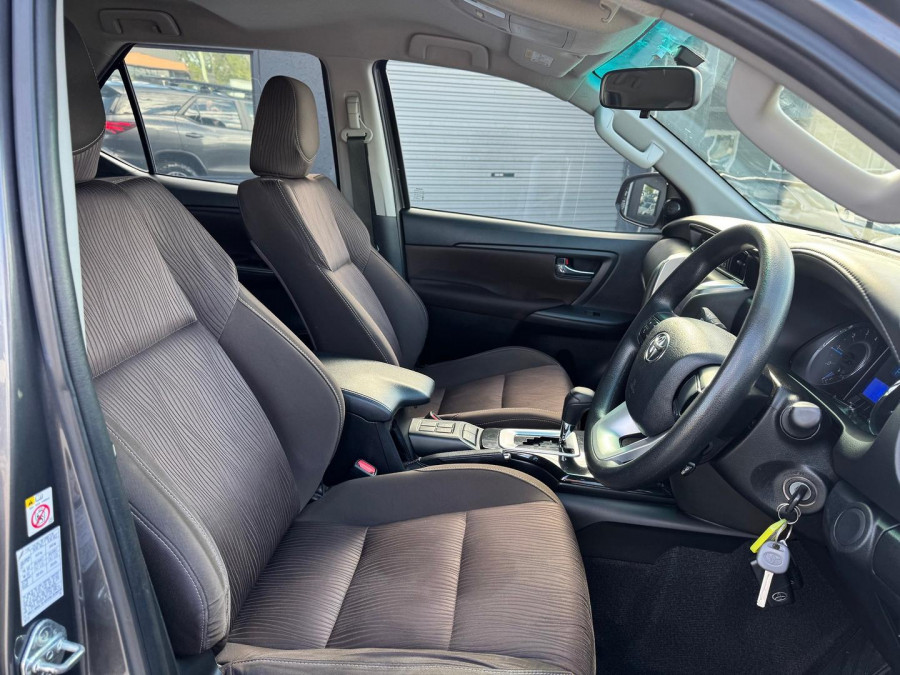 2018 Toyota Fortuner GUN156R GX SUV Image 11