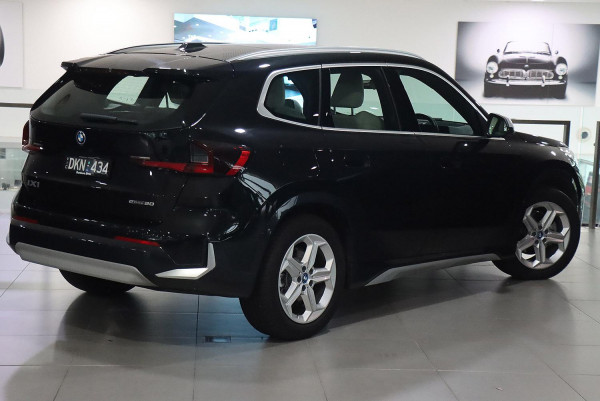 2024 BMW iX1 U11 eDrive20 xLine SUV image 4