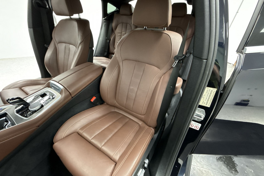 2020 BMW X6 xDrive40i M Sport Coupe Image 12