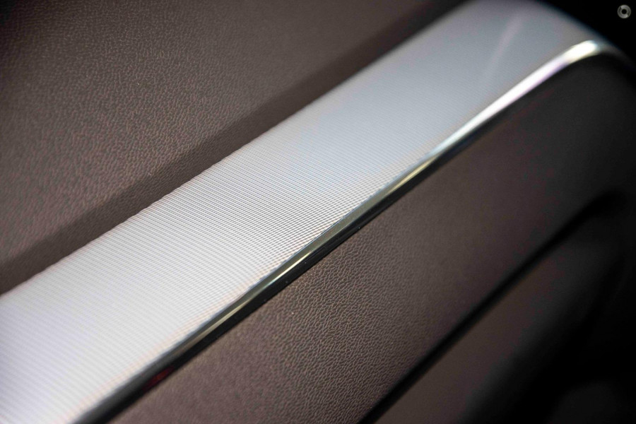 2024 MY25 Volvo XC60 UZ Plus B5 SUV Image 14