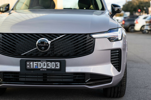 2025 MY26 Volvo XC90 L Series Plus T8 Plug-in Hybrid Dark SUV Image 10