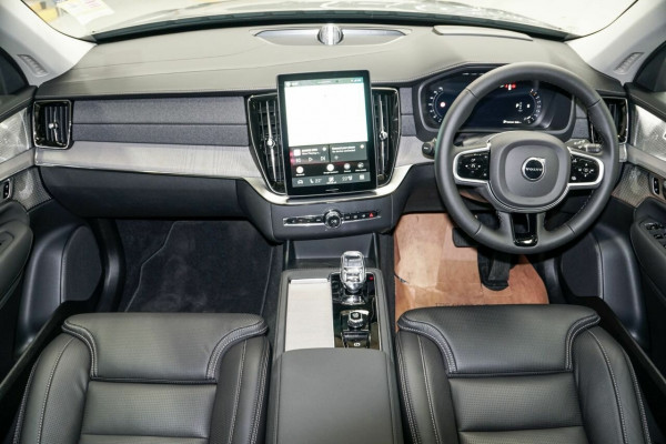2026 Volvo XC90 L Series Ultra B5 Dark SUV Image 5
