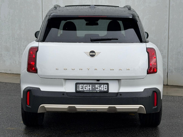 2026 MINI Countryman U25 C Favoured SUV image 17