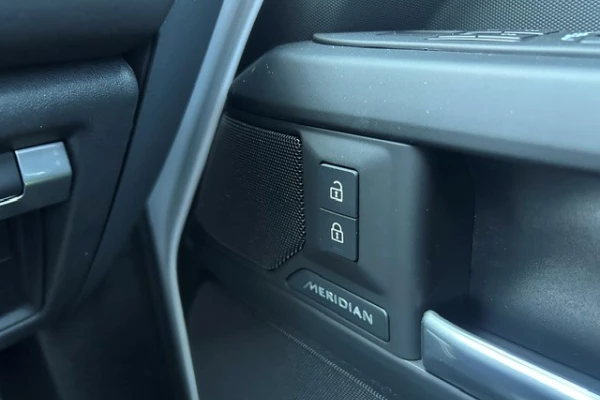 2026 Land Rover Defender L663 130 D350 X-Dynamic SE SUV Image 16