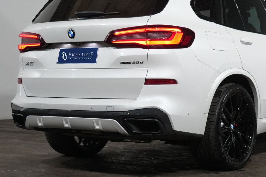 2022 BMW X5 xDrive30d SUV Image 8